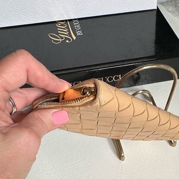 Low Start Bottega Veneta Women’s Wallet - Picture 11 of 13